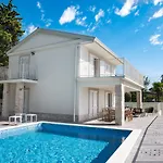 Carmen Villa